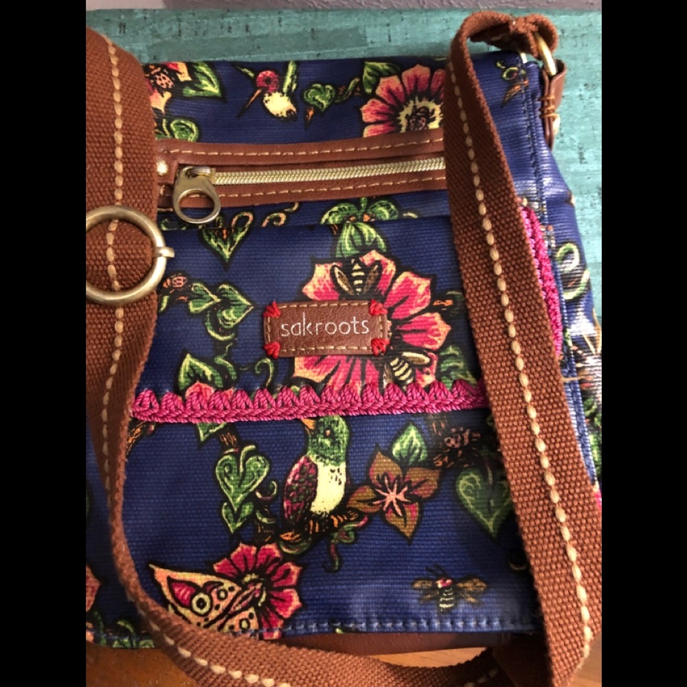 SakRoots Crossbody Bag -EUC